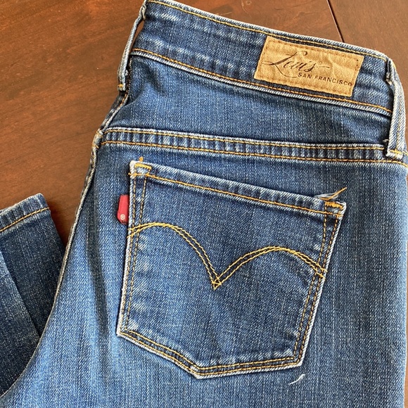 Levi’s Slight Curve Classic Straight Leg size 2 26 - Picture 2 of 6